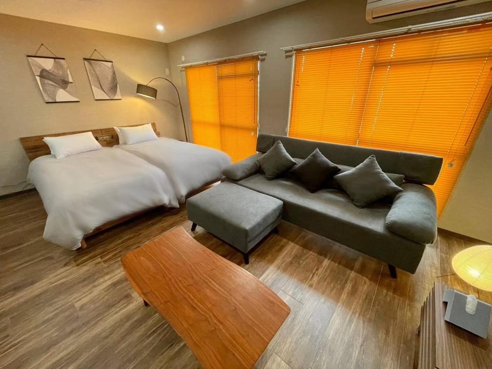 Photo of the whole room, Seating area, Bedroom