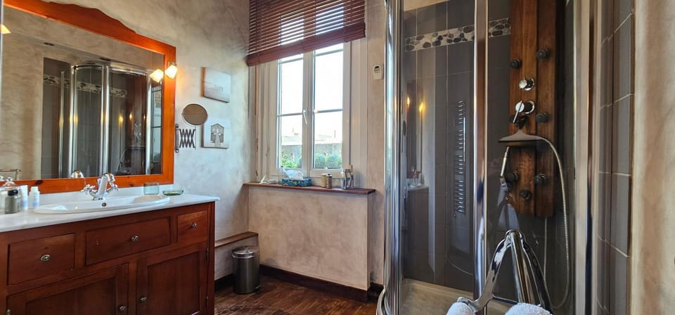 Shower, Bathroom, heating