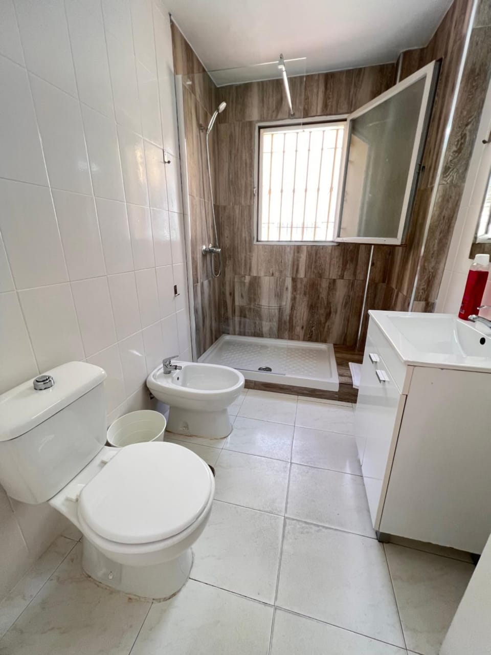 Shower, Bathroom, bidet