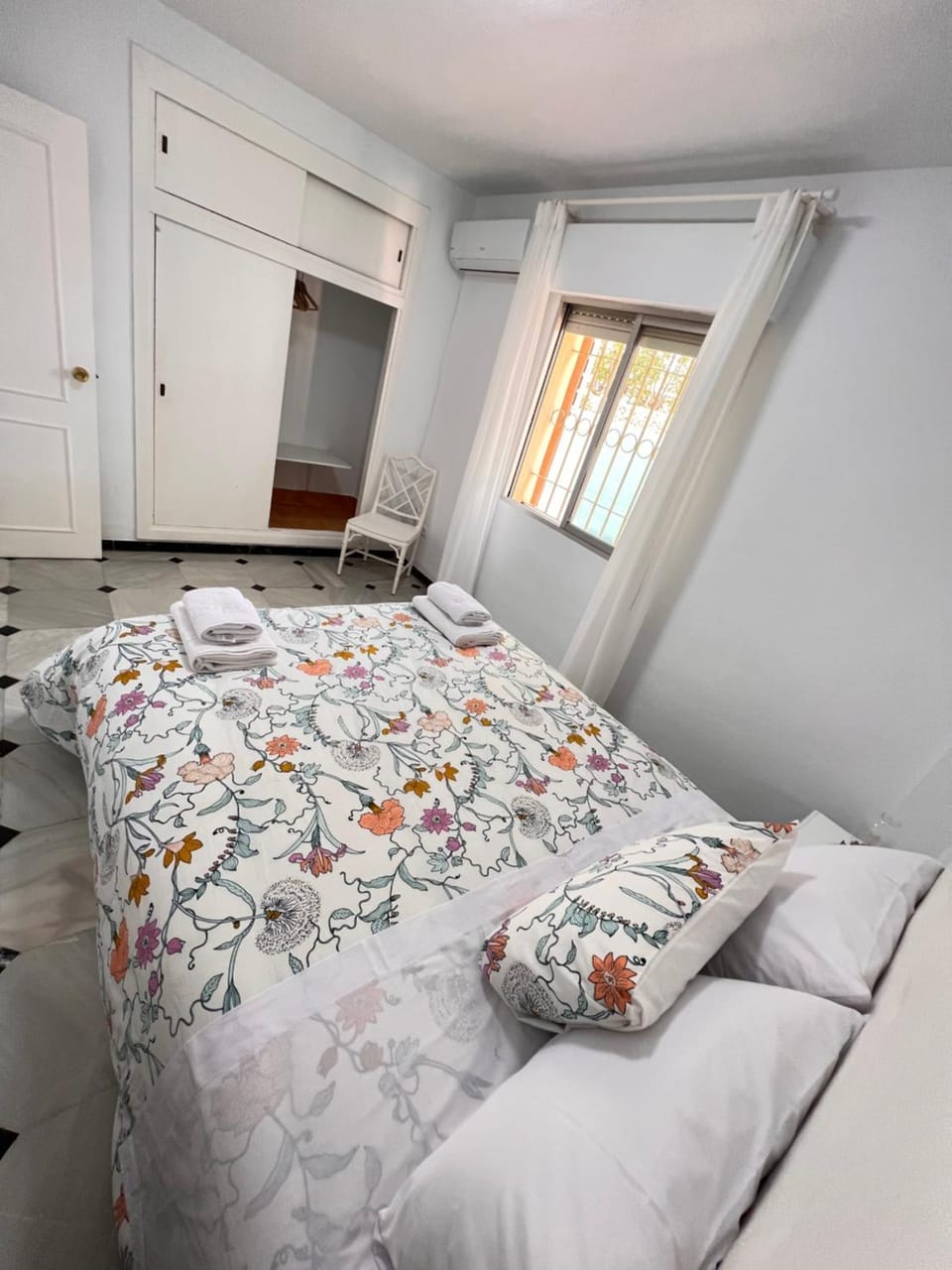 Bed, Photo of the whole room, Bedroom, towels, wardrobe