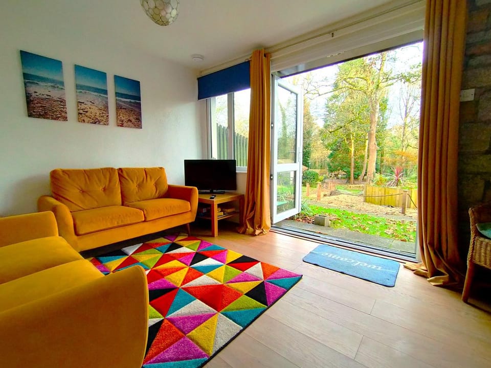 Living room, Garden view