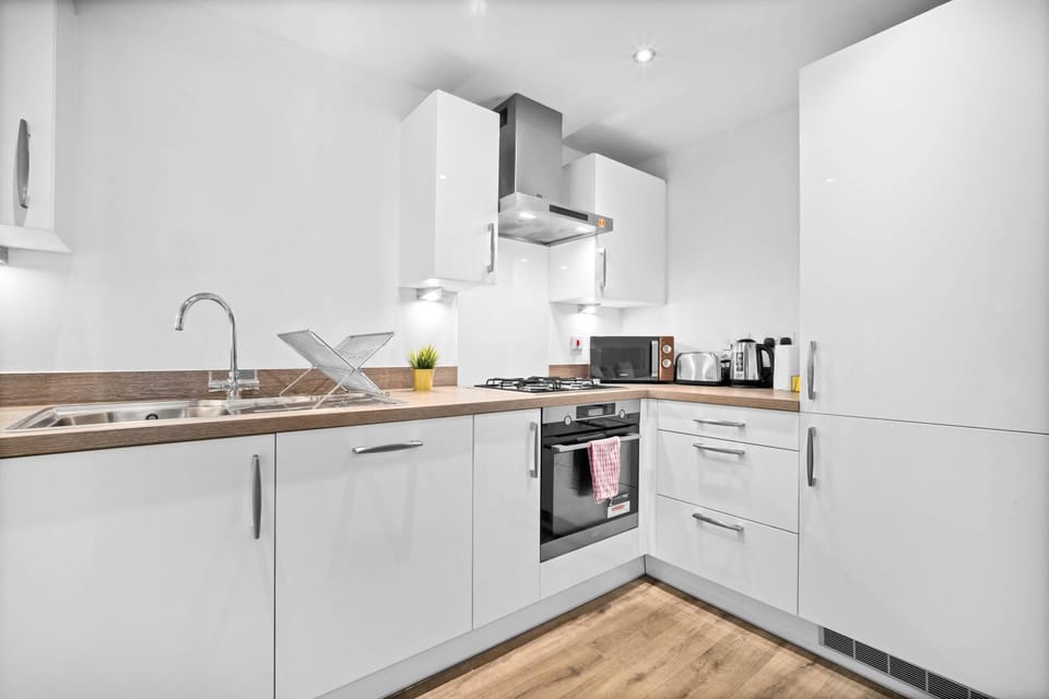 Coffee/tea facilities, Kitchen or kitchenette, oven, stove, toaster, kitchen, kitchen