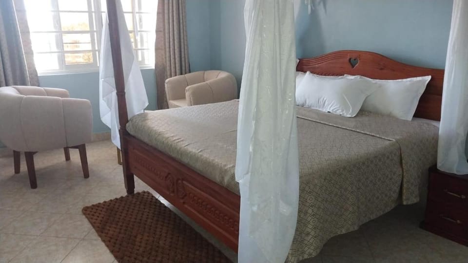 Summer Oasis Hotel in Kenya
