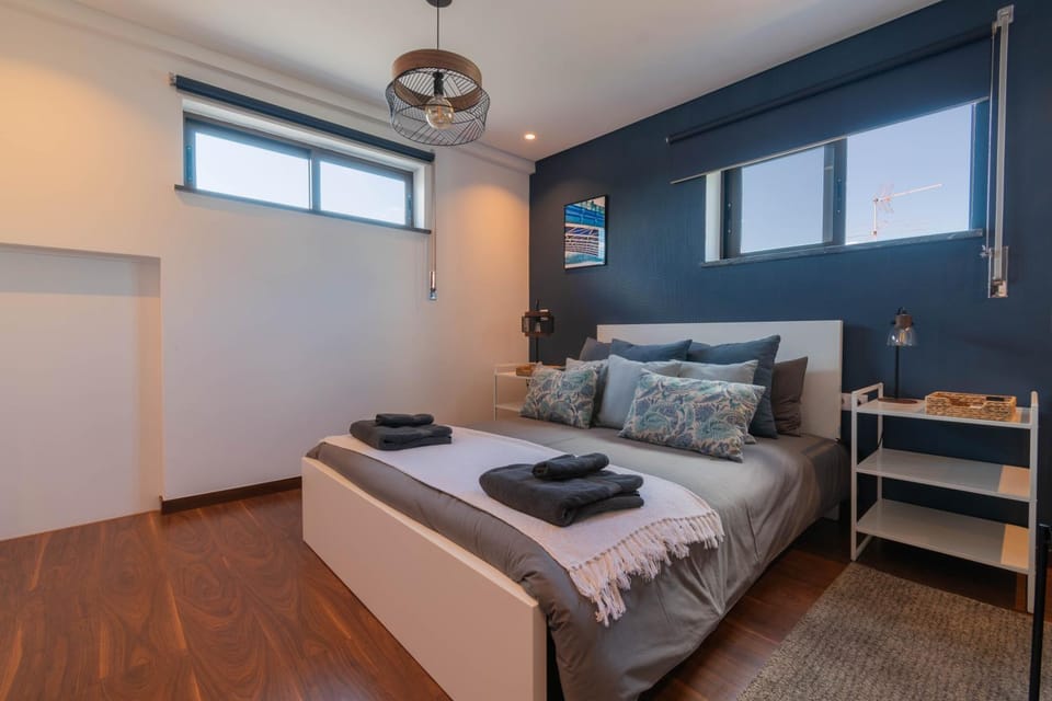 7Min to Uni Sé-Velha - AC - Work Desk - 300MBs WiFi - Suite 9 Bed and Breakfast in Coimbra