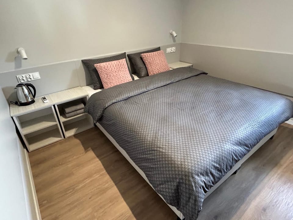 Bed, Coffee/tea facilities, Photo of the whole room, Bedroom