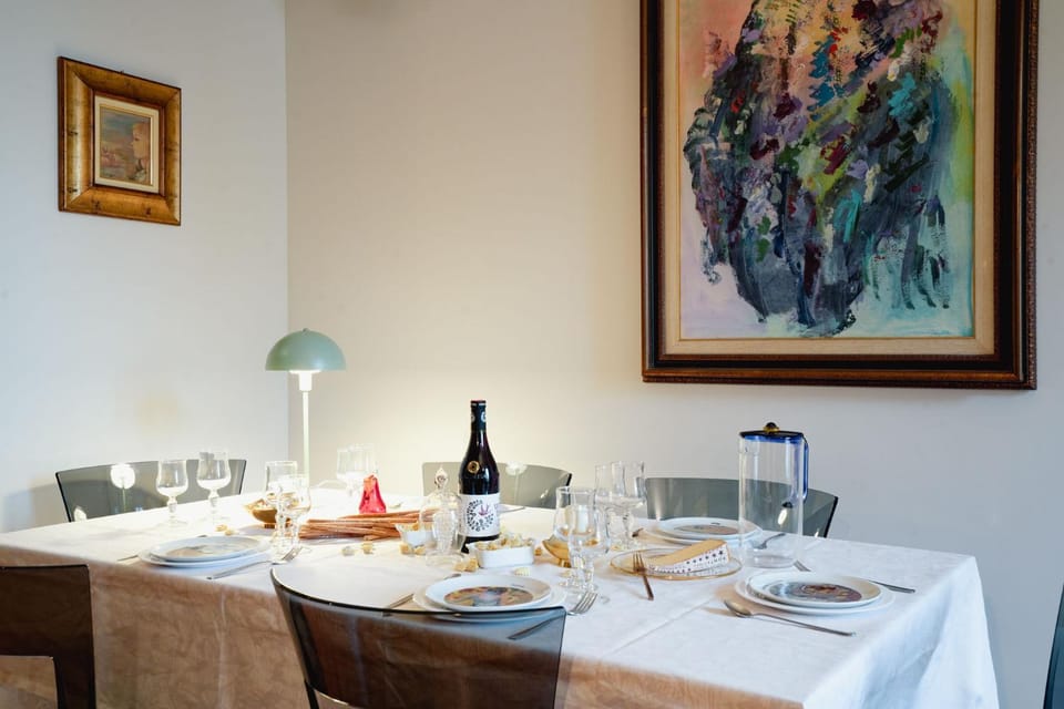 Food and drinks, Dining area, Food, Lunch, Drinks
