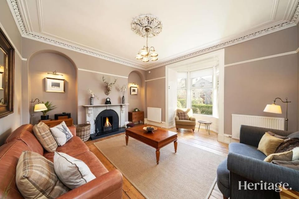 Living room, Seating area, flat iron
