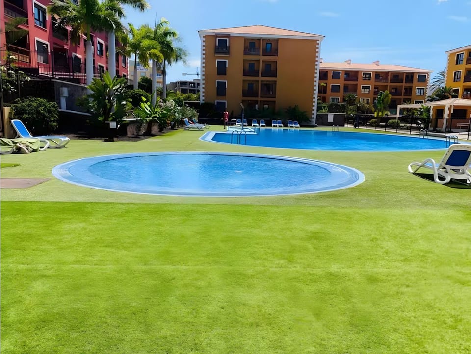 Property building, Swimming pool