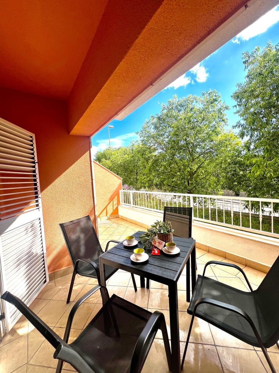 Patio, Day, Balcony/Terrace, Seating area