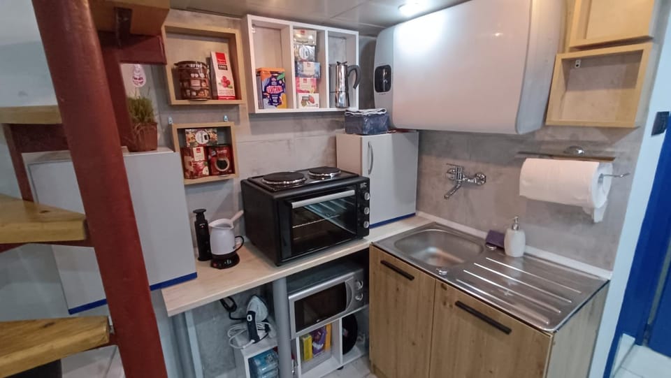 Nitro Inn 1 Premium Cozy - Wine Tasting - Souvenir - Art Gallery - Private Guided Tours - Relaxing - Romantic Apartment in Skopje