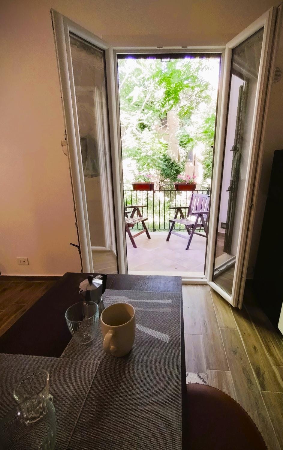 Property building, Garden, Balcony/Terrace, Living room, Seating area