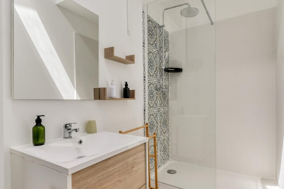 Shower, Bathroom