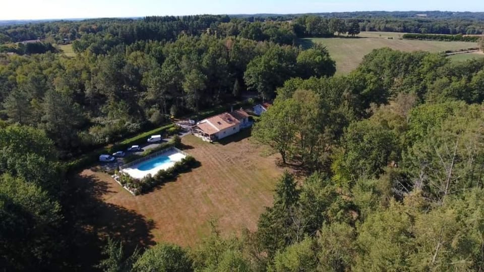Domaine du grand roc- Gîte 1-La mésange House in Nouvelle-Aquitaine