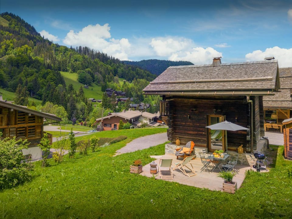 Property building, Natural landscape, Summer
