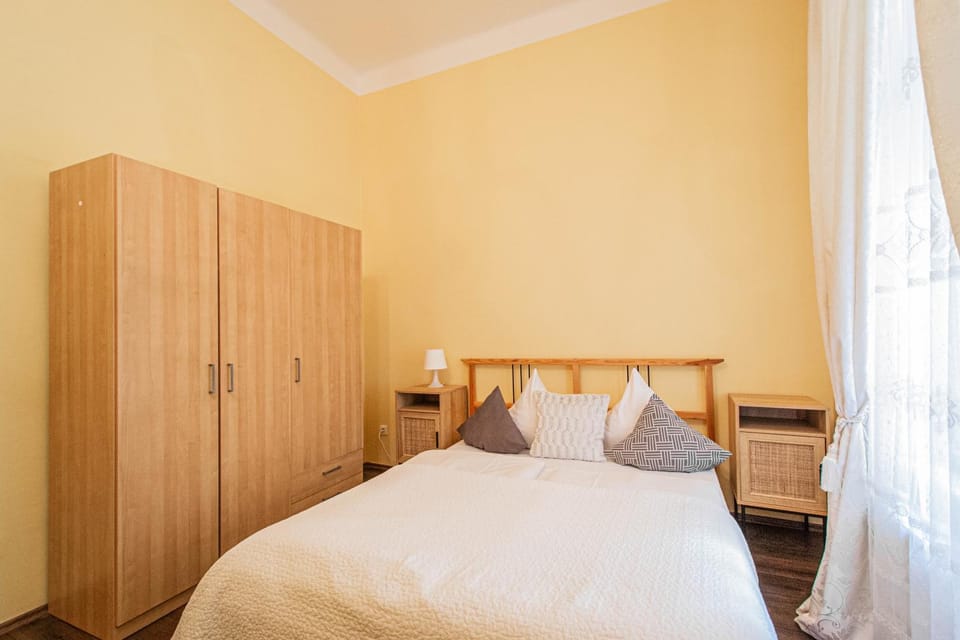 Bed, Photo of the whole room, Bedroom, wardrobe