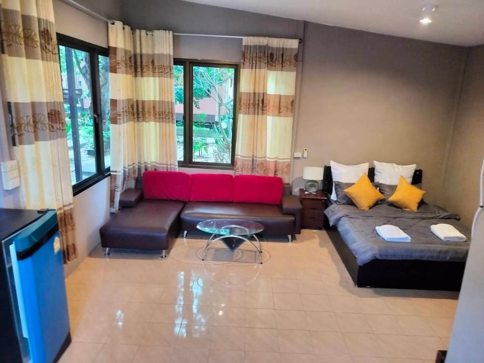 Phalaburi resort by dreamhouse House in Chon Buri Changwat