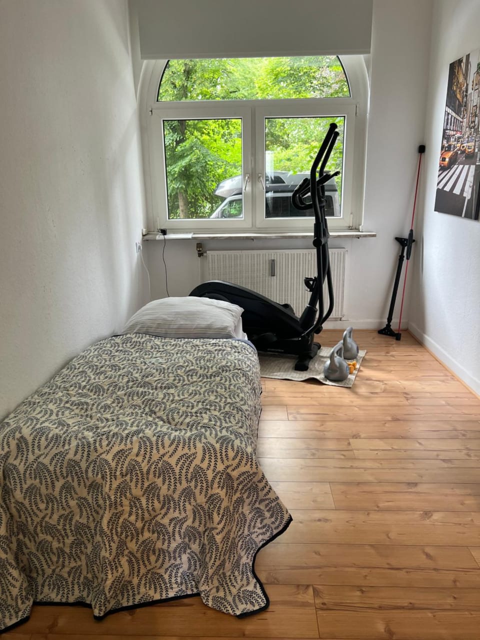 Casa Luna 6 min Hbf , Erdgeschosswohnung ,Altbau Apartment in Duisburg