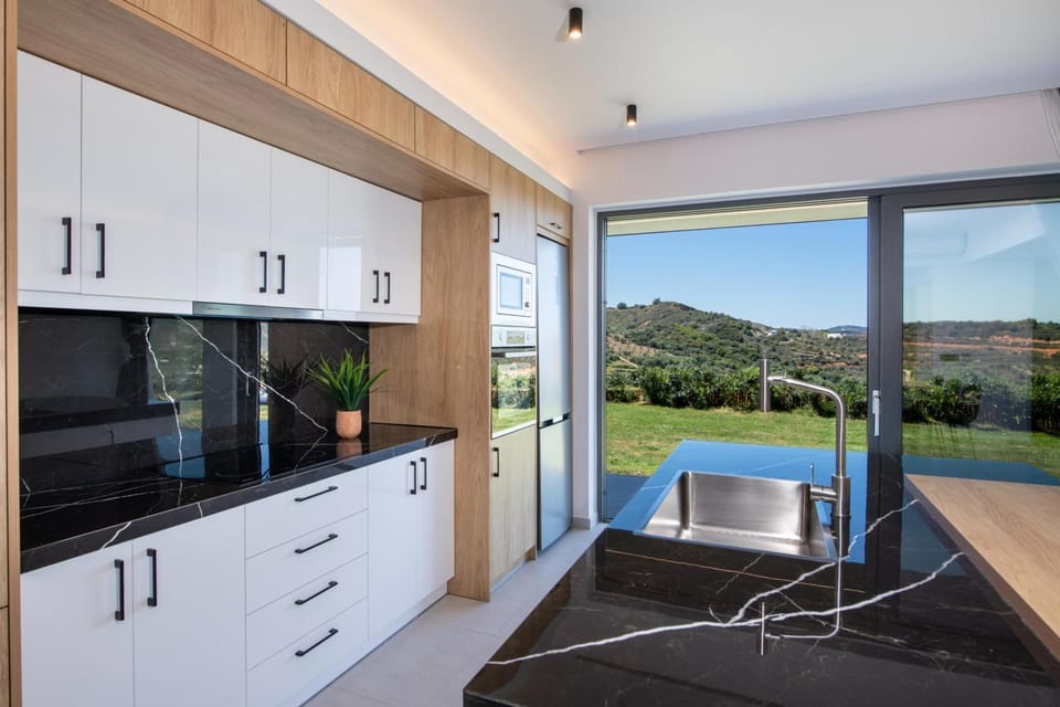 Patio, Day, Natural landscape, Kitchen or kitchenette, Dining area, Mountain view, pet friendly