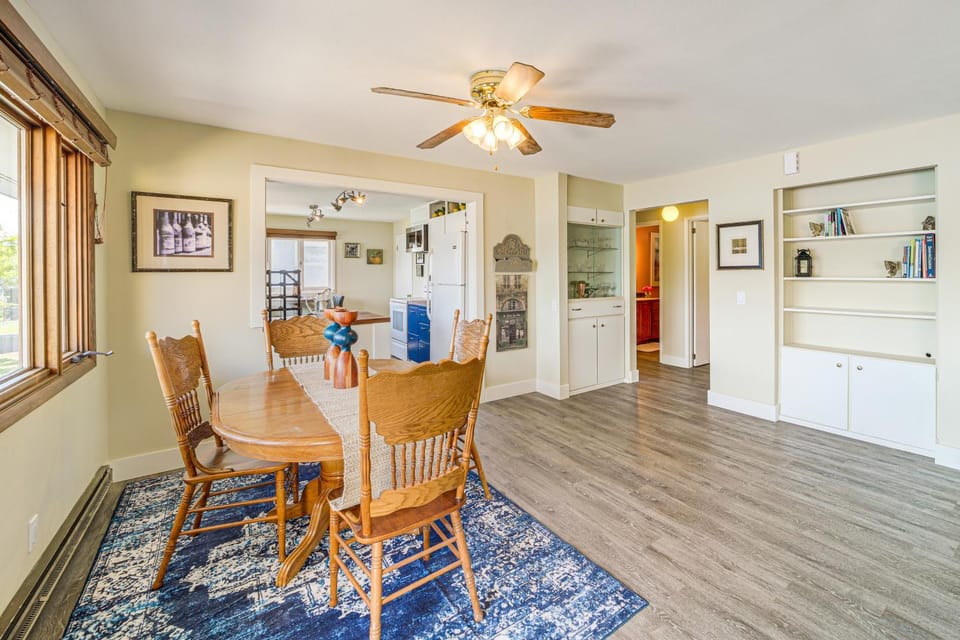 Lakefront Oroville Paradise: Private Beach & Dock! House in Oroville