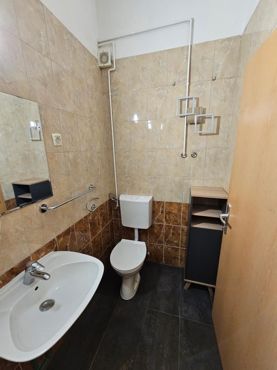 Soba 4 v Pekrski vili Apartment in Slovenia
