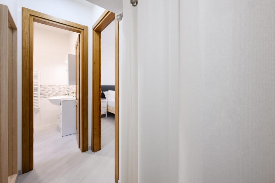 Bed, Bathroom, Photo of the whole room, Bedroom