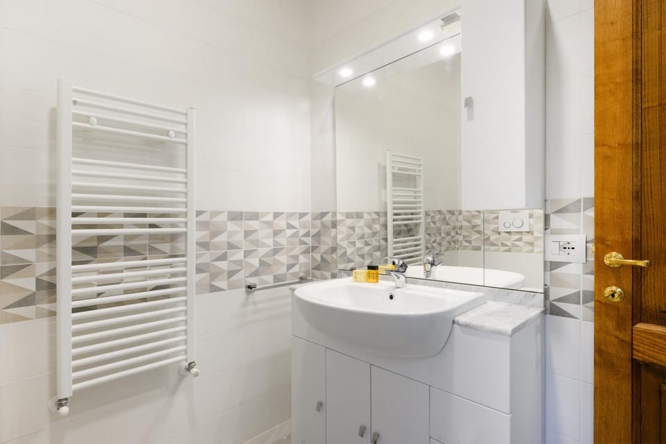 Shower, Bathroom, towels