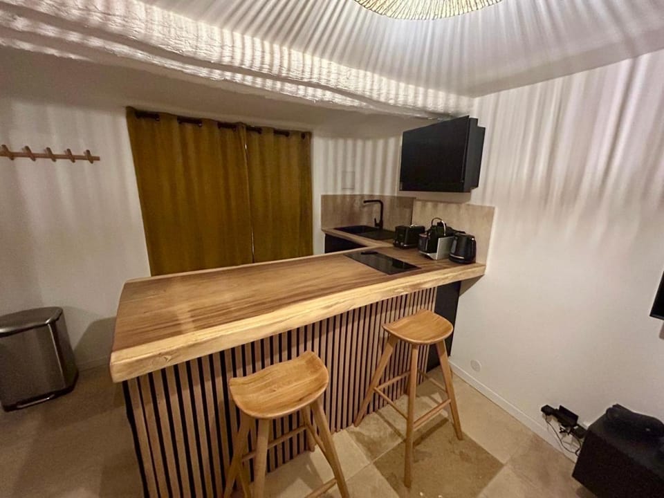 TV and multimedia, Kitchen or kitchenette, Dining area
