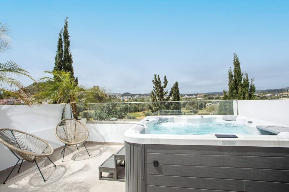 Patio, Spring, Day, Natural landscape, Summer, Hot Tub, View (from property/room), Balcony/Terrace, Garden view, Entertainment, furniture, sunbed