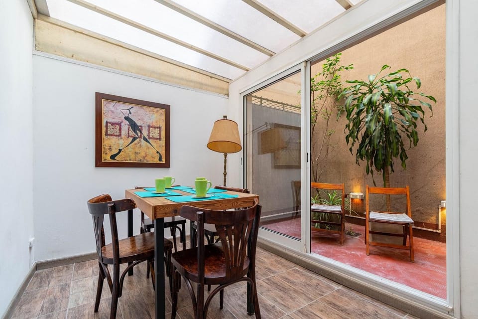 Coffee/tea facilities, Living room, Seating area, Dining area, Breakfast, Buffet breakfast, Lunch