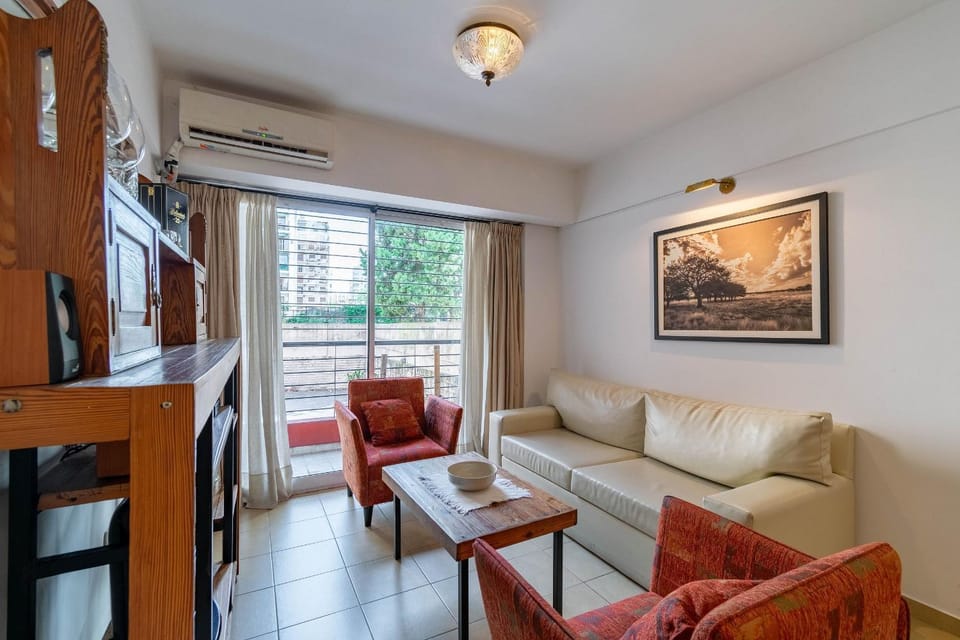 TV and multimedia, Living room, Seating area, Area and facilities