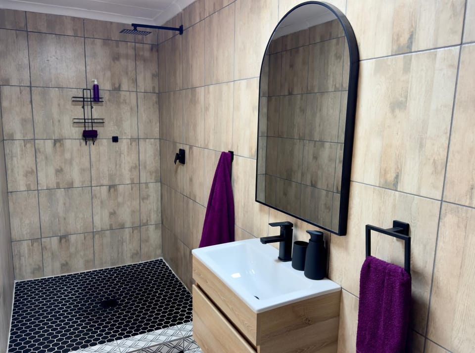 Shower, Bathroom, towels