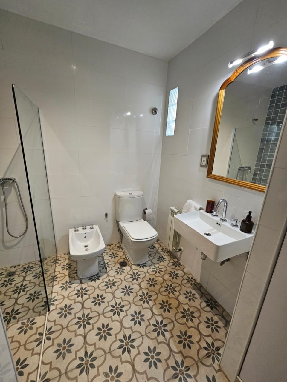 Shower, Bathroom, bidet
