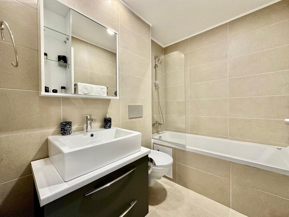 Bathroom, Bath