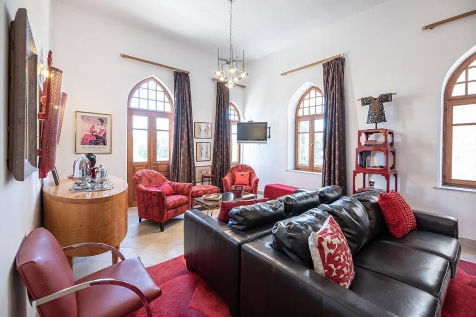 The Red @ Alkalai 8 Apartment in Jerusalem