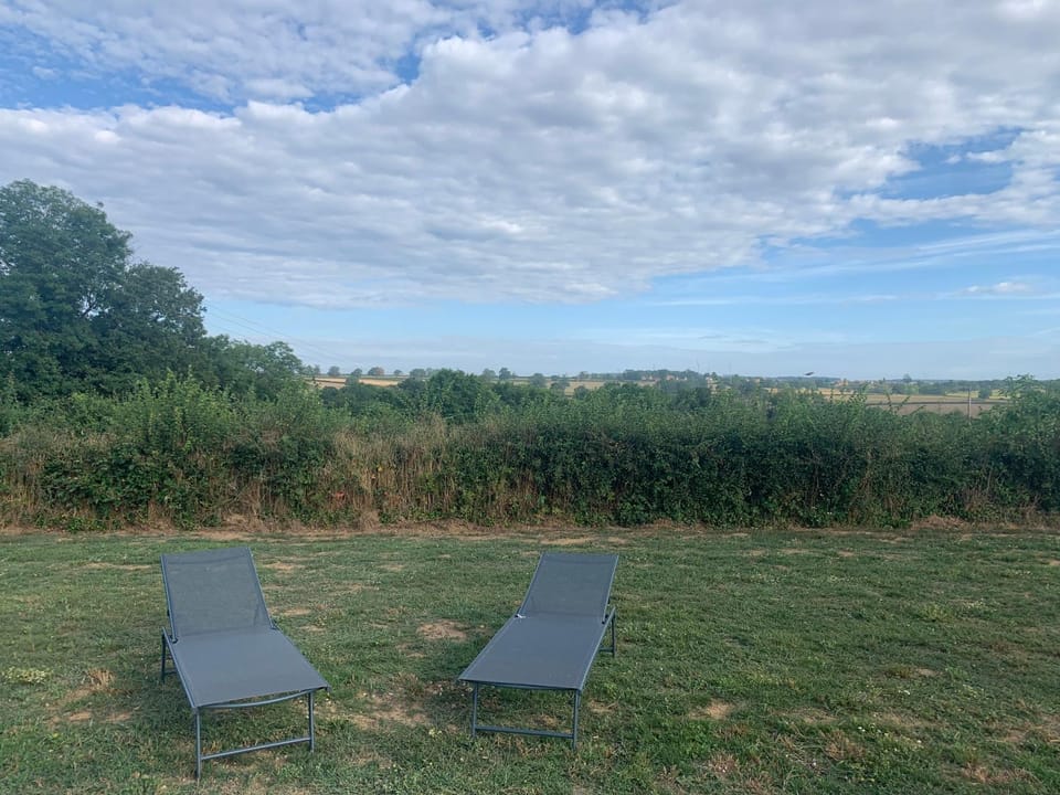 Le Domaine des Nomades Campground/ 
RV Resort in Bourgogne-Franche-Comté