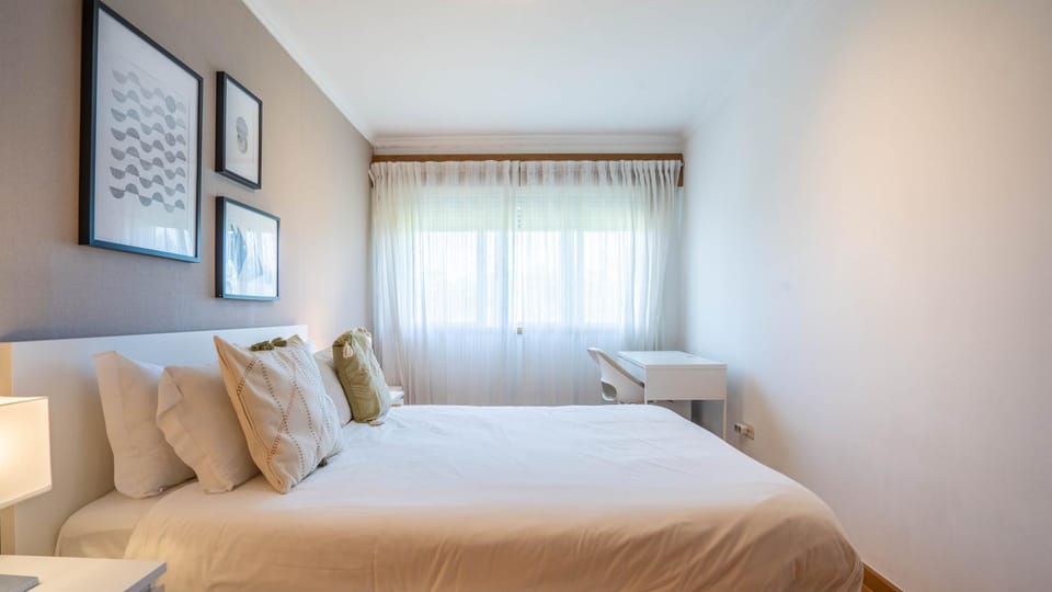 Infante Cozy 1BR w Parking by LovelyStay Apartment in Vila Nova de Gaia