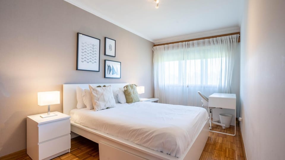 Infante Cozy 1BR w Parking by LovelyStay Apartment in Vila Nova de Gaia