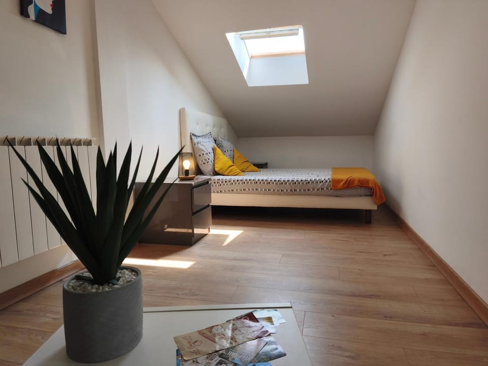 Appartement 2 à 12 Personnes Proche Gare avec Parking Privé Apartment in Provence