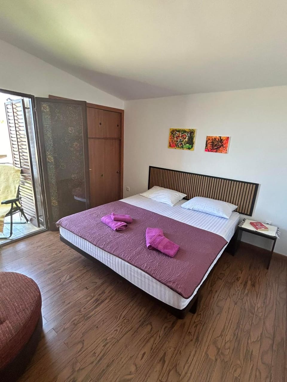 Bed, Bedroom, towels, wardrobe