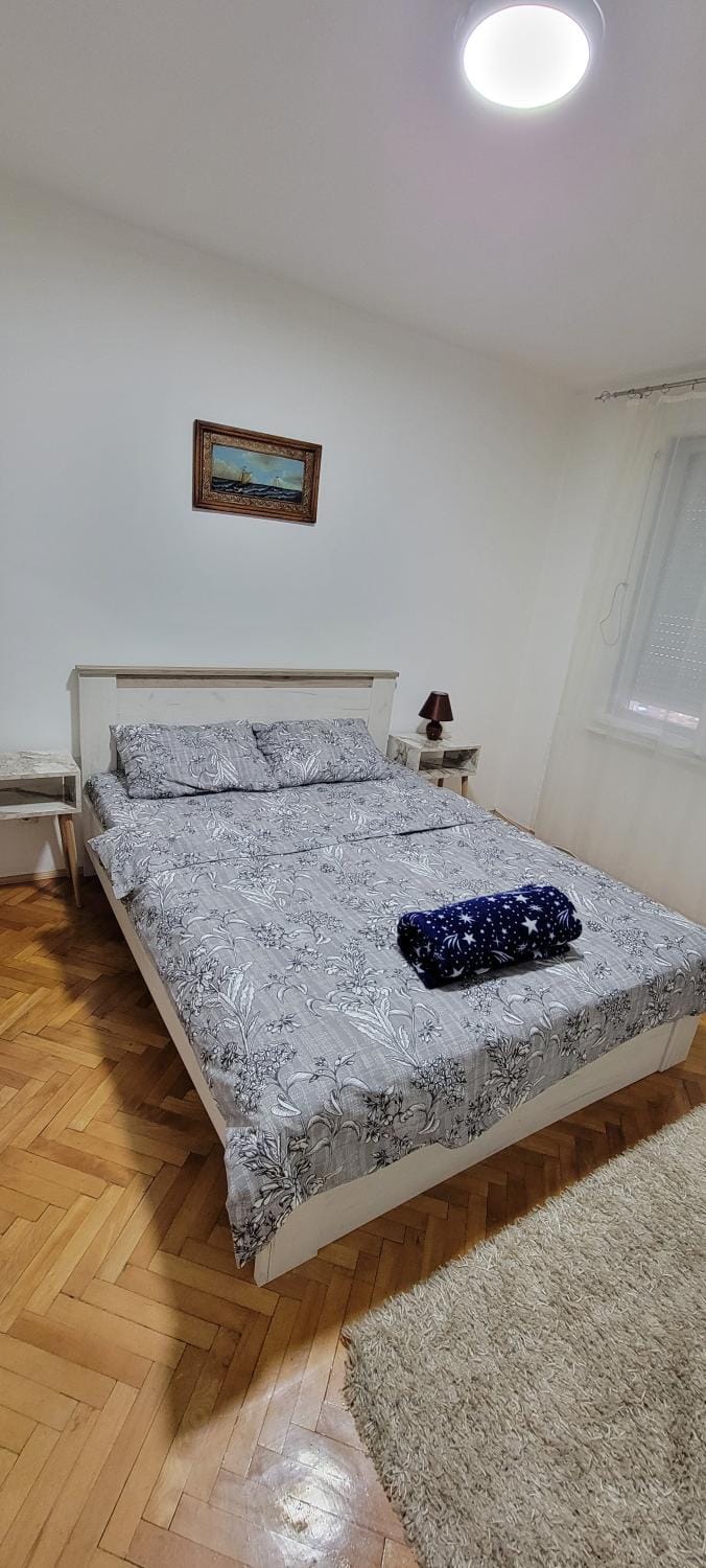 Apartman Kraljevo-ceo stan,privatan parking Apartment in Serbia