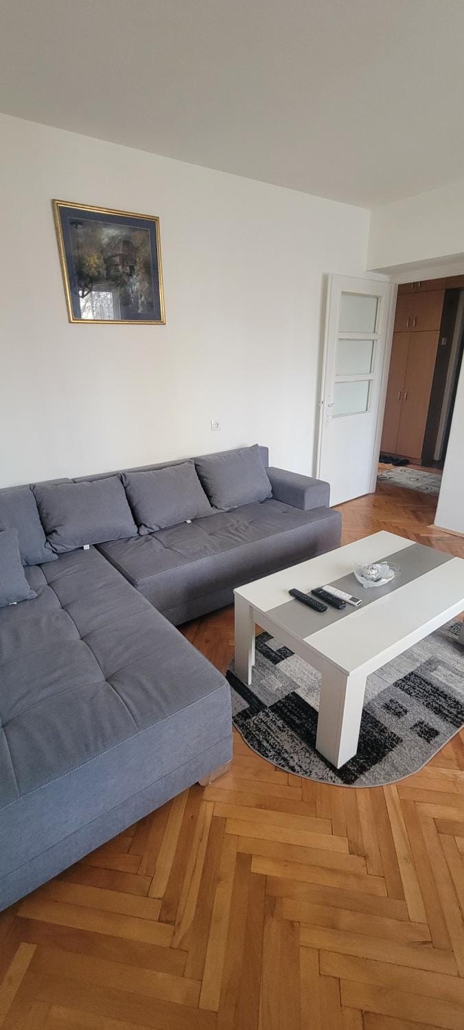 Apartman Kraljevo-ceo stan,privatan parking Apartment in Serbia