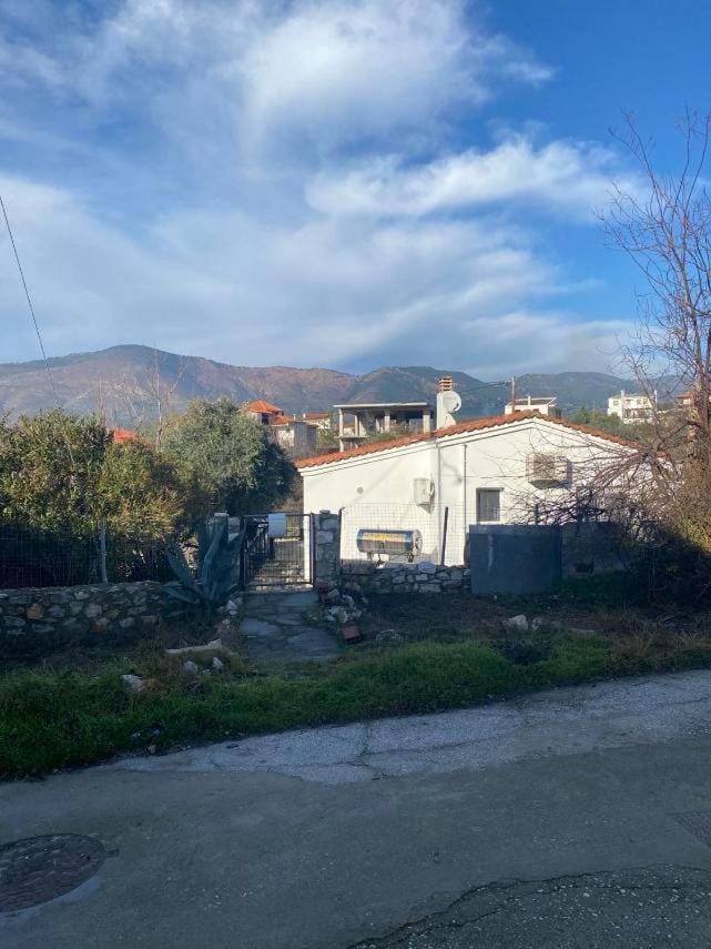 Villa Reni House in Limenaria