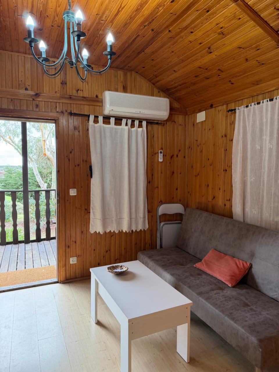 Apartamentos LA CASONA DE JARAIZ Apartment in Extremadura, Spain