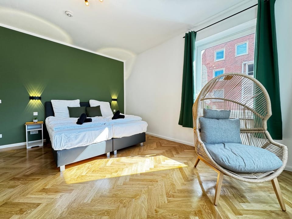 Photo of the whole room, Bedroom