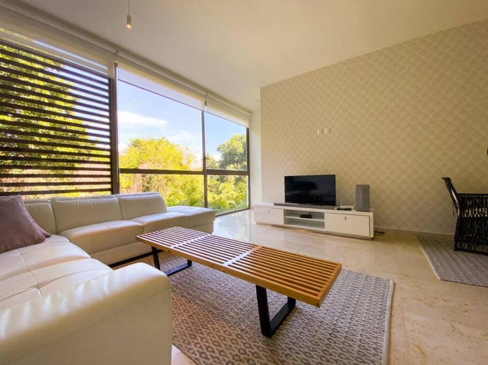 Communal lounge/ TV room, TV and multimedia, Living room, Seating area