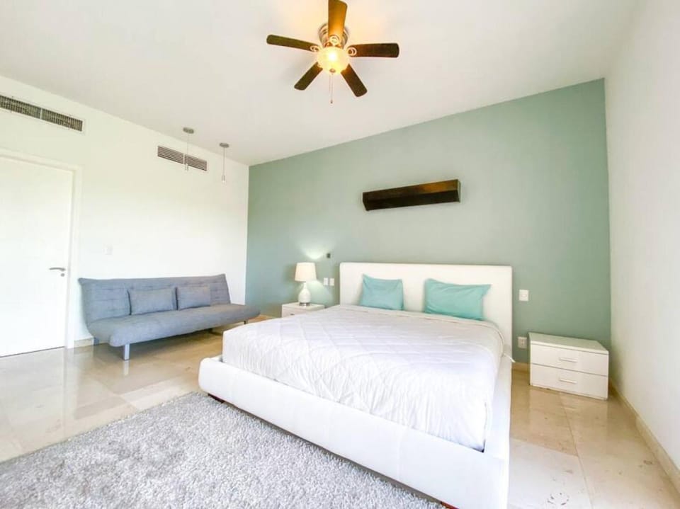 Bed, Photo of the whole room, Bedroom, air conditioner
