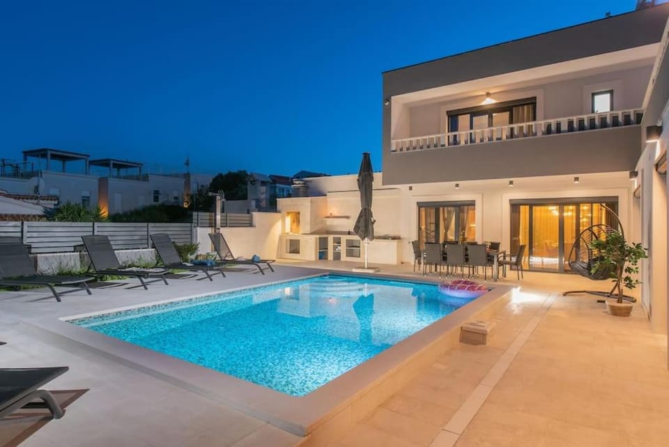 Luxury Villa Mia with sea view, heated pool and jacuzzi Villa in Šibenik-Knin County, Croatia