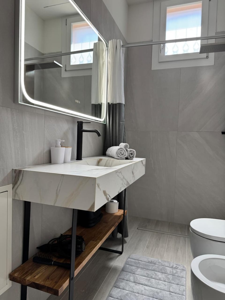 Shower, Toilet, Bathroom