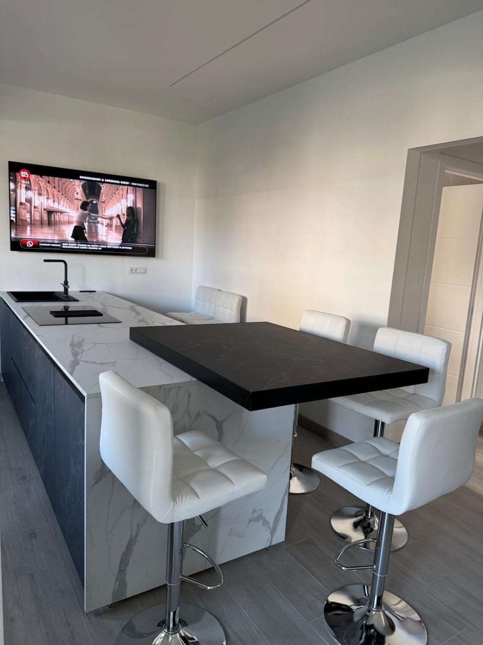 TV and multimedia, Dining area