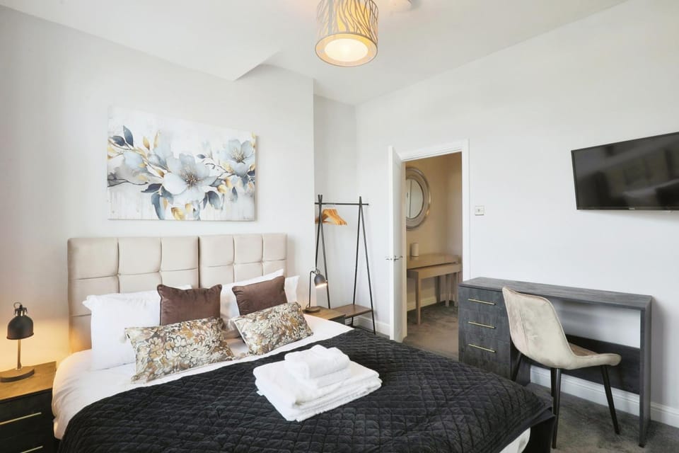 TV and multimedia, Photo of the whole room, Bedroom